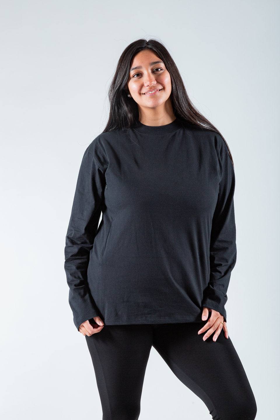 Polera de lactancia Tere de manga larga en algodón Pima negro, comodidad y estilo para mamás.