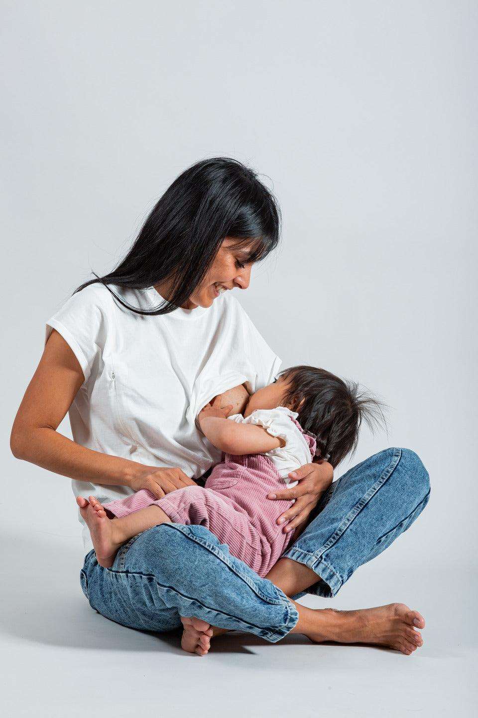 Polera lactancia Sahr Cherry blanca, diseño atemporal y funcional