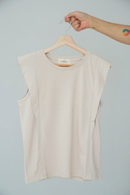 Polera lactancia Tank sin mangas beige algodón peruano con cierres invisibles
